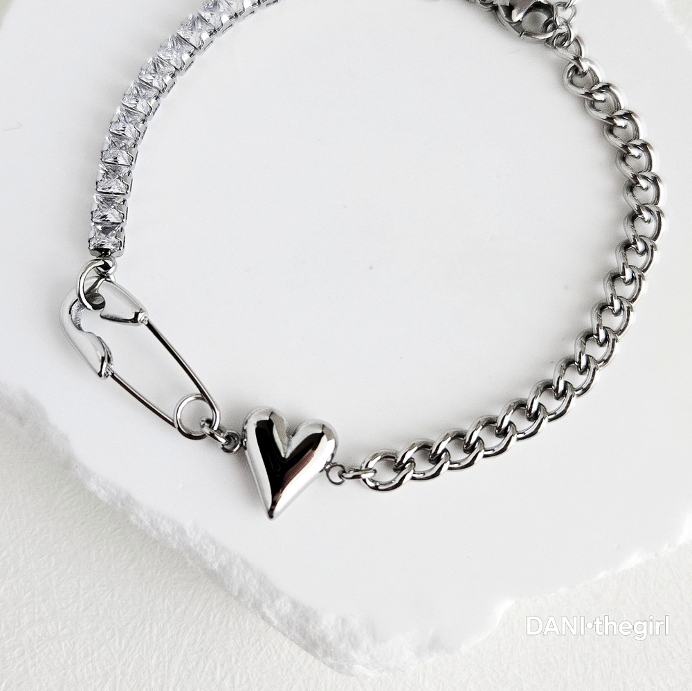 Silver Heart Asymmetric Zirconia Diamond Chain Link Bracelet